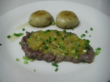 子羊のソテー、カレー風味のソース