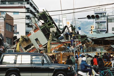 地震救出の現実