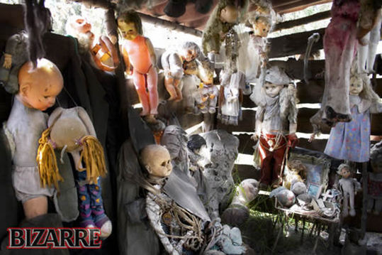 Island-of-the-dolls2