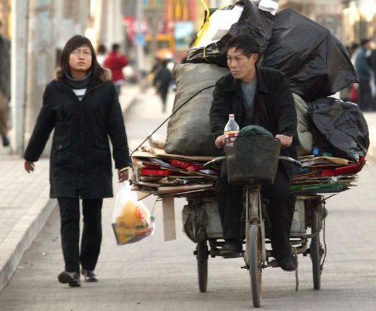 several_ways_to_transport_garbage_in_china_14