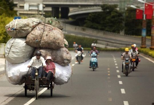 several_ways_to_transport_garbage_in_china_13