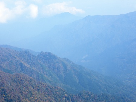 傾山を遠くに望む.JPG