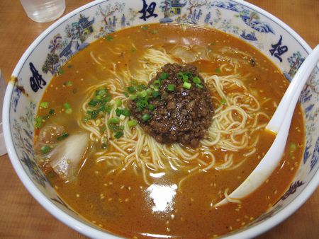 坦々麺大