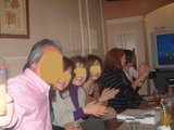 �䣲