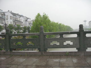 中国・「鳥鎮(Wuzhen)」に到後、自転車タクシーで移動