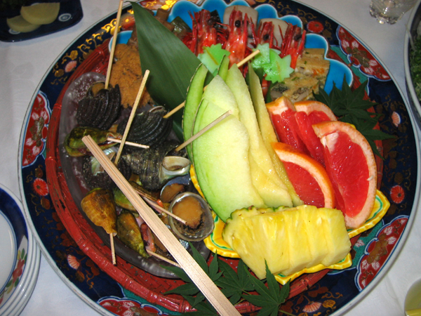 高知県「三翠園(さんすいえん)」にて皿鉢(さわち)料理を食す!
