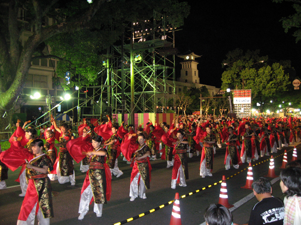 高知の「よさこい祭り」