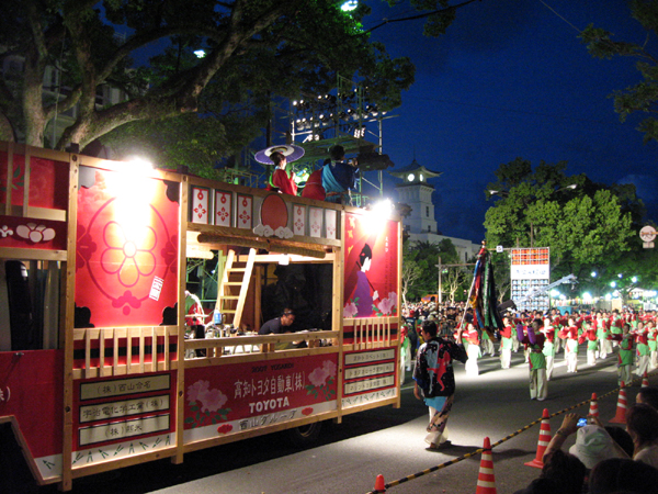 高知の「よさこい祭り」