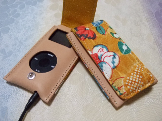 黄色