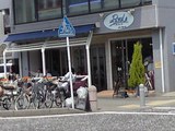 テラスでランチ…なんちゃって! テラスでランチ…なんちゃって!