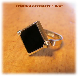 Onyx Square Ring Side