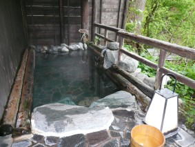 自在館の貸し切り露天風呂