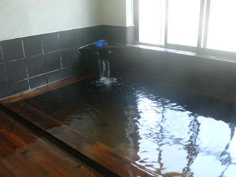 秘湯「米澤屋」の温泉(木のぬくもりが最高)