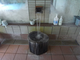 秘湯の温泉がシャワー代わり これが実に良い