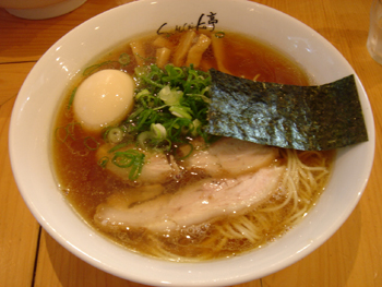 東神奈川のラーメン屋「シナチクテイ」のラーメン