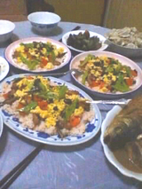 ���餷����