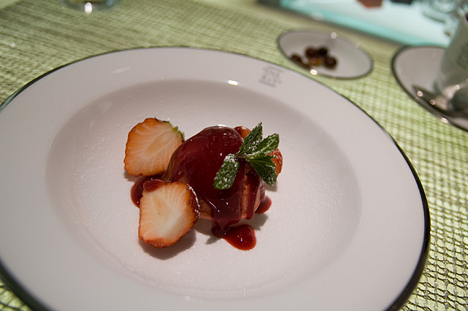 ストロベリーアイス