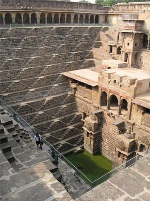 ���ʤ��餱�Υ���ɤΰ�͡�Chand Baori��02