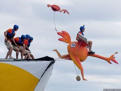 ちっとも飛びそうにない ロシアの鳥人間コンテスト ライブドアニュース