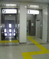 三鷹北口エレベーター2