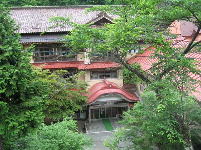 鉛温泉