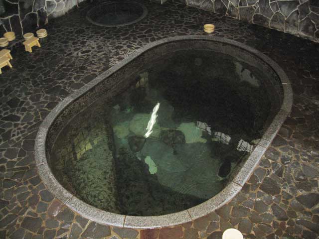 鉛温泉湯船