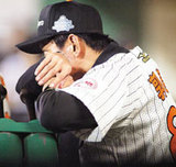 背中が寂しそうだ、郭總