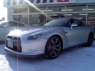 NISSAN GT-R