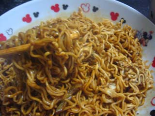 焼きそば弁当 ちょい辛を食す!