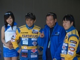 アスパラの選手とチーム監督の雨宮さん(はあと)