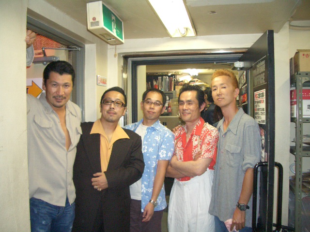 スタンバイ前は ふつーのおっさん。