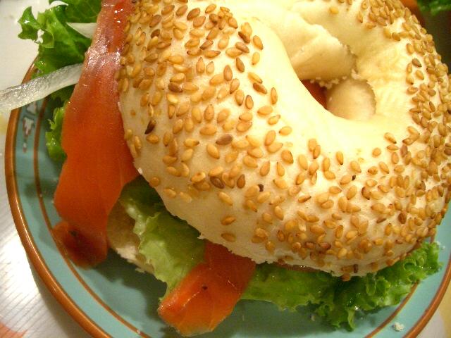 スモークサーモンで。