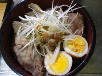 チャーシュー丼