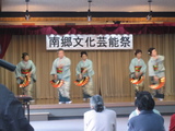 �٤�