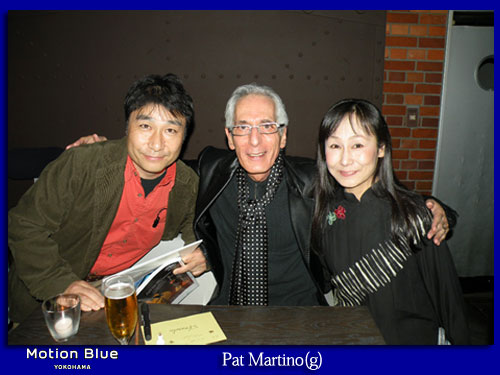 画像：Pat Martino(g), Tony Monaco(org), Scott Robinson(ds)2008年11月05日モーションブルー横浜にて