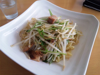 水菜ともやしの塩焼そば
