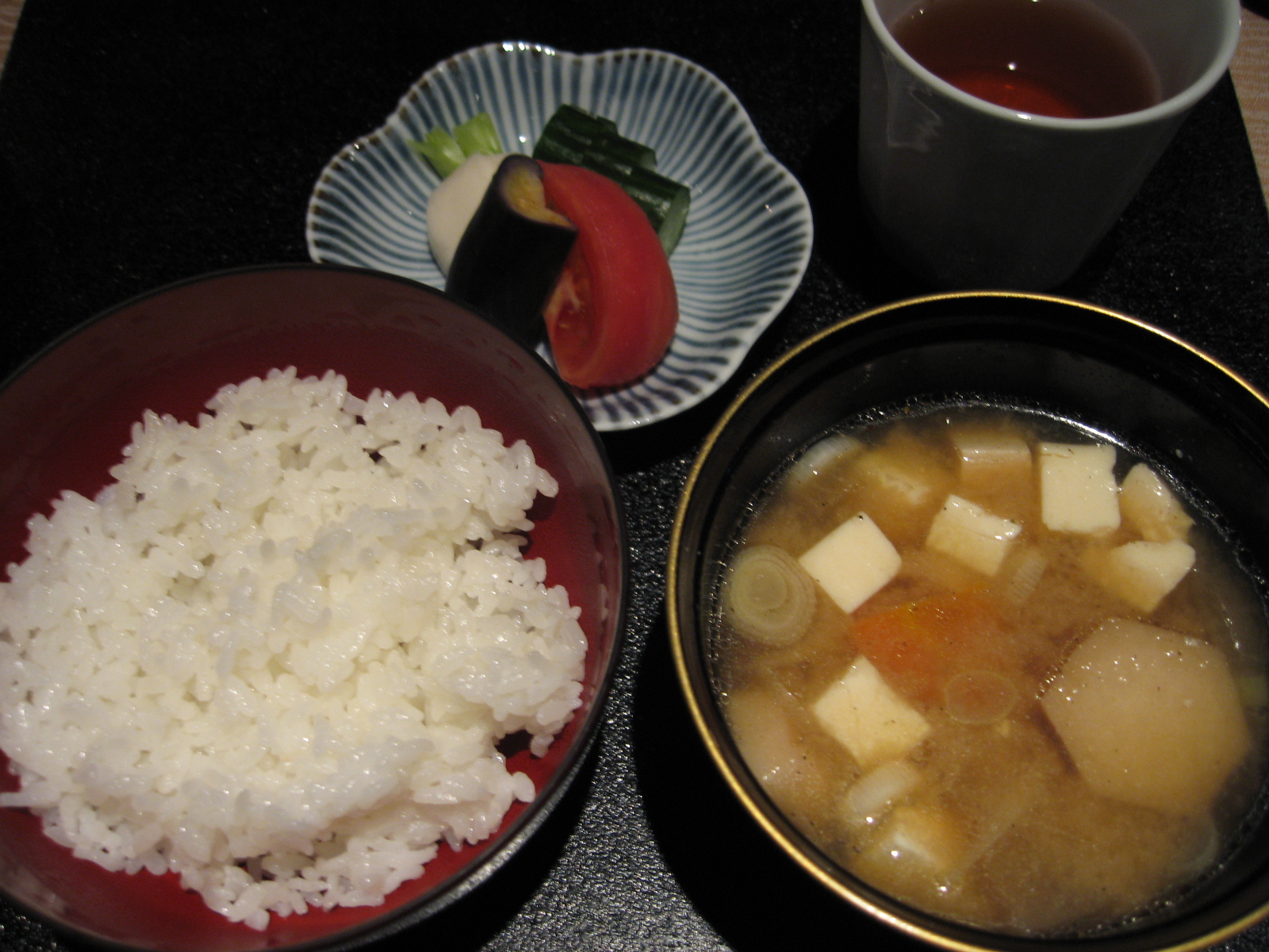 W:御飯、みやじ豚の豚汁、香の物