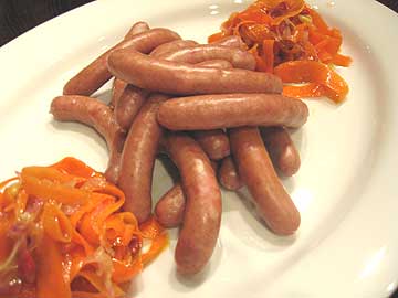 みやじ豚のソーセージとにんじんの特製マリネ