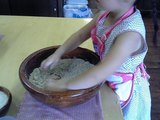 粉をまぜる