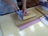 そば切っているところ