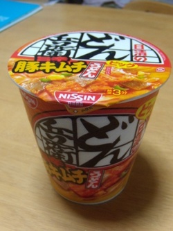 �ڥ����