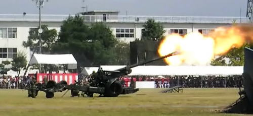 155mm榴弾砲 (FH−70)