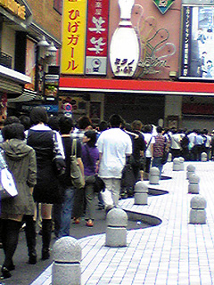 コマ劇場前