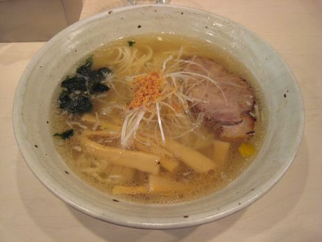 ひるがお(新宿御苑店)塩らーめん