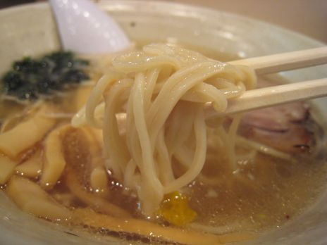 ひるがお(新宿御苑店)細麺