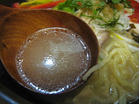 旬麺しろ八(丸の内線-新宿御苑前駅)スープ