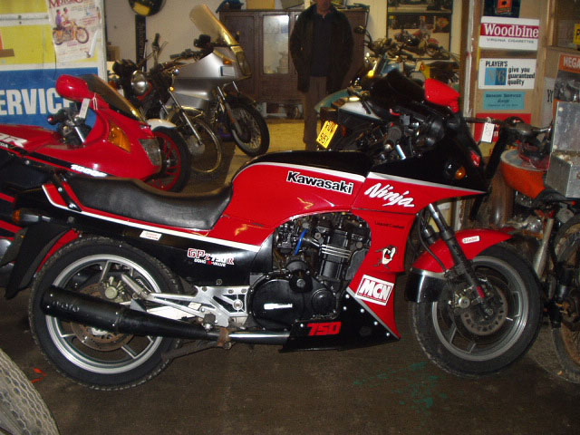 トップガンカラーについて - わんちゃりとにんいち:GPZ900R