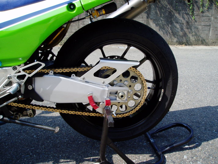 LighTeckカーボンフレームカバー トライアンフ デイトナ675 06-12