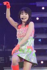 水樹奈々のパンチラ画像を産経新聞が載せてしまう