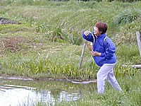 冷たい水にびっくり